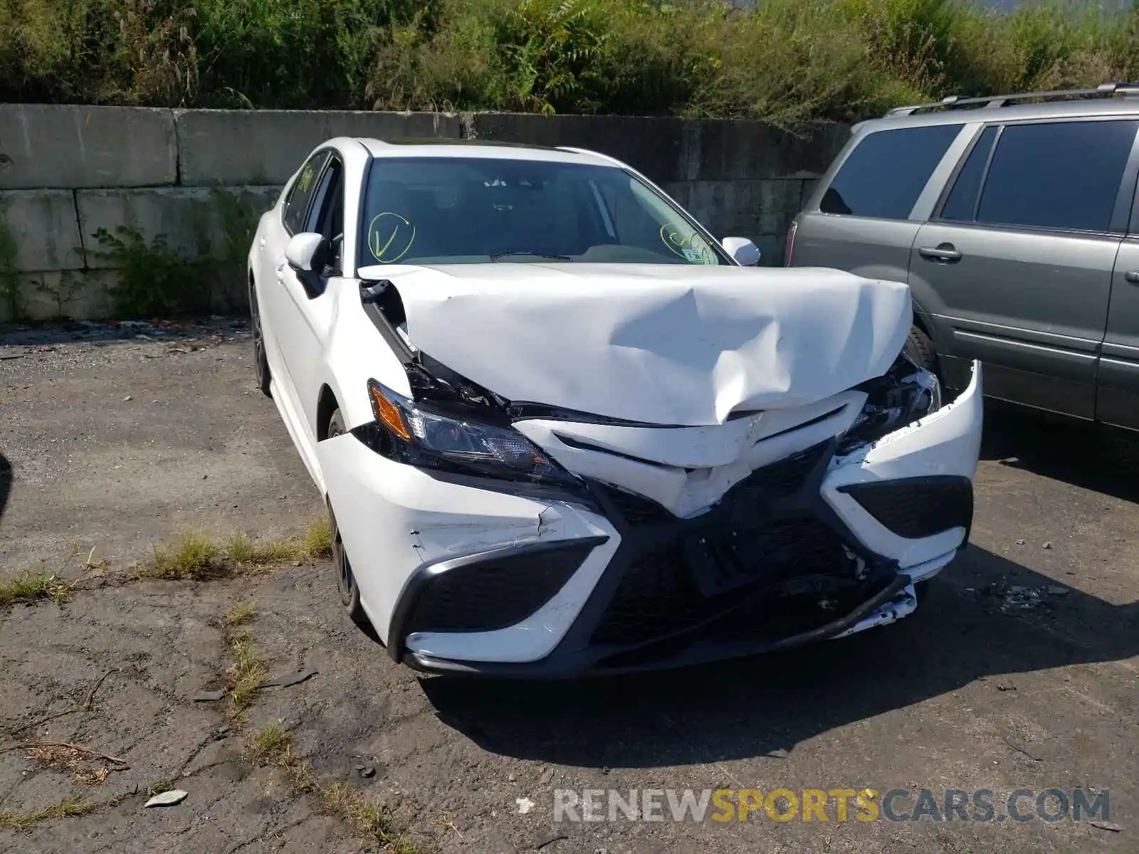 1 Photograph of a damaged car 4T1T11AK3MU604944 TOYOTA CAMRY 2021