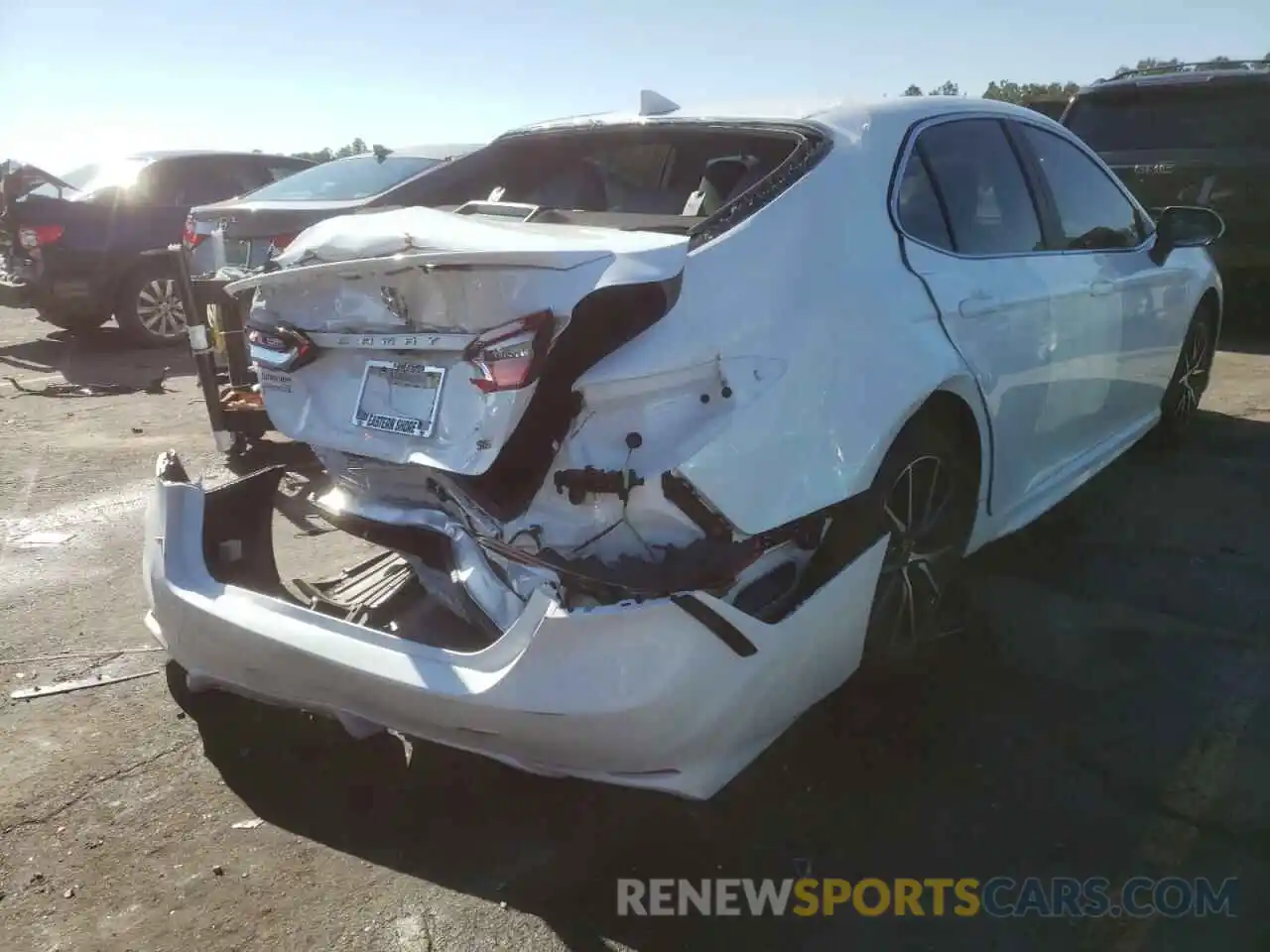 4 Photograph of a damaged car 4T1T11AK4MU432178 TOYOTA CAMRY 2021