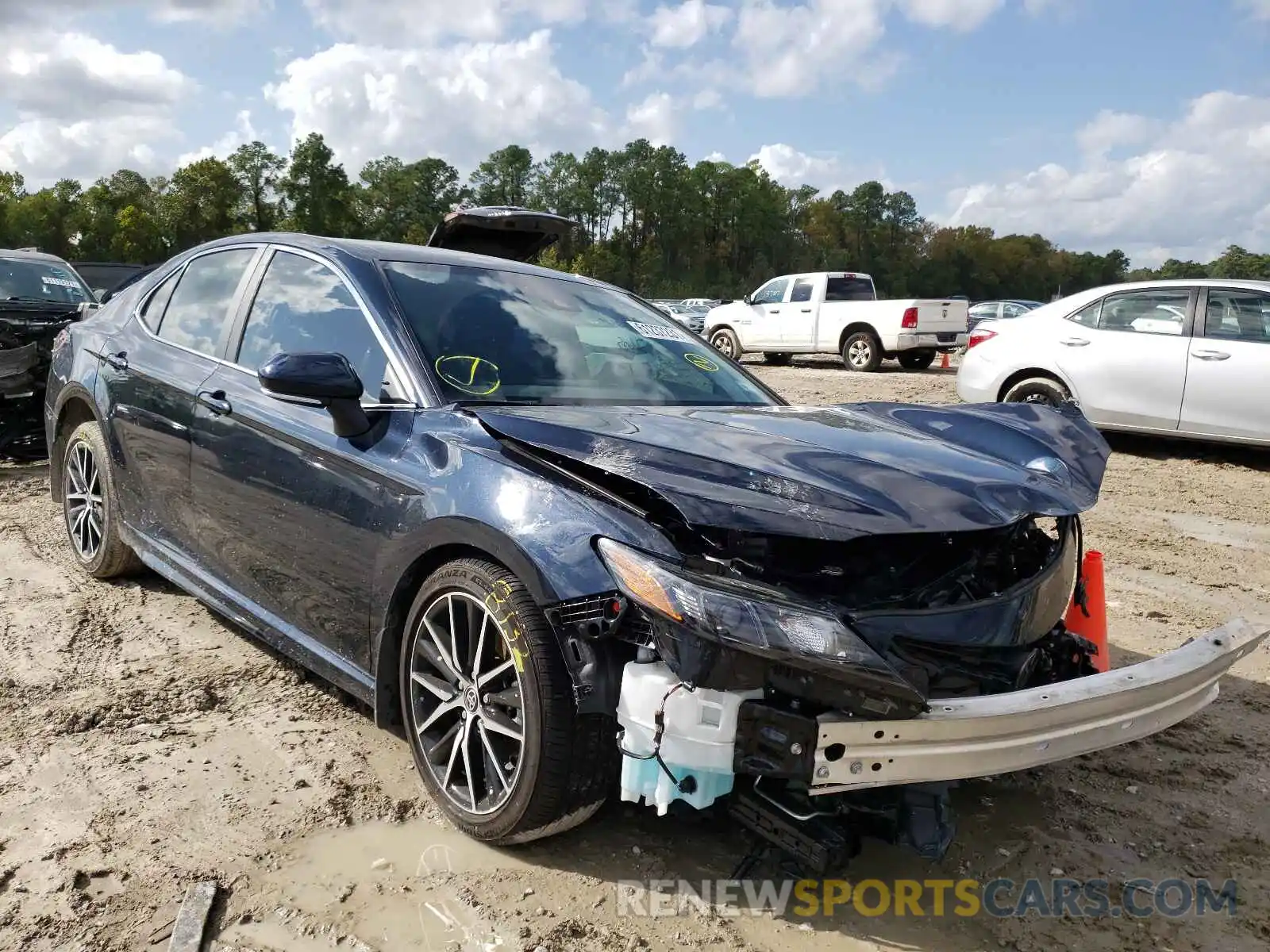 1 Photograph of a damaged car 4T1T11AK4MU435758 TOYOTA CAMRY 2021