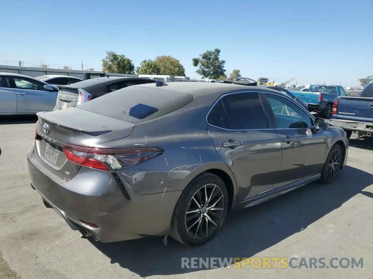 4 Photograph of a damaged car 4T1T11AK4MU535469 TOYOTA CAMRY 2021