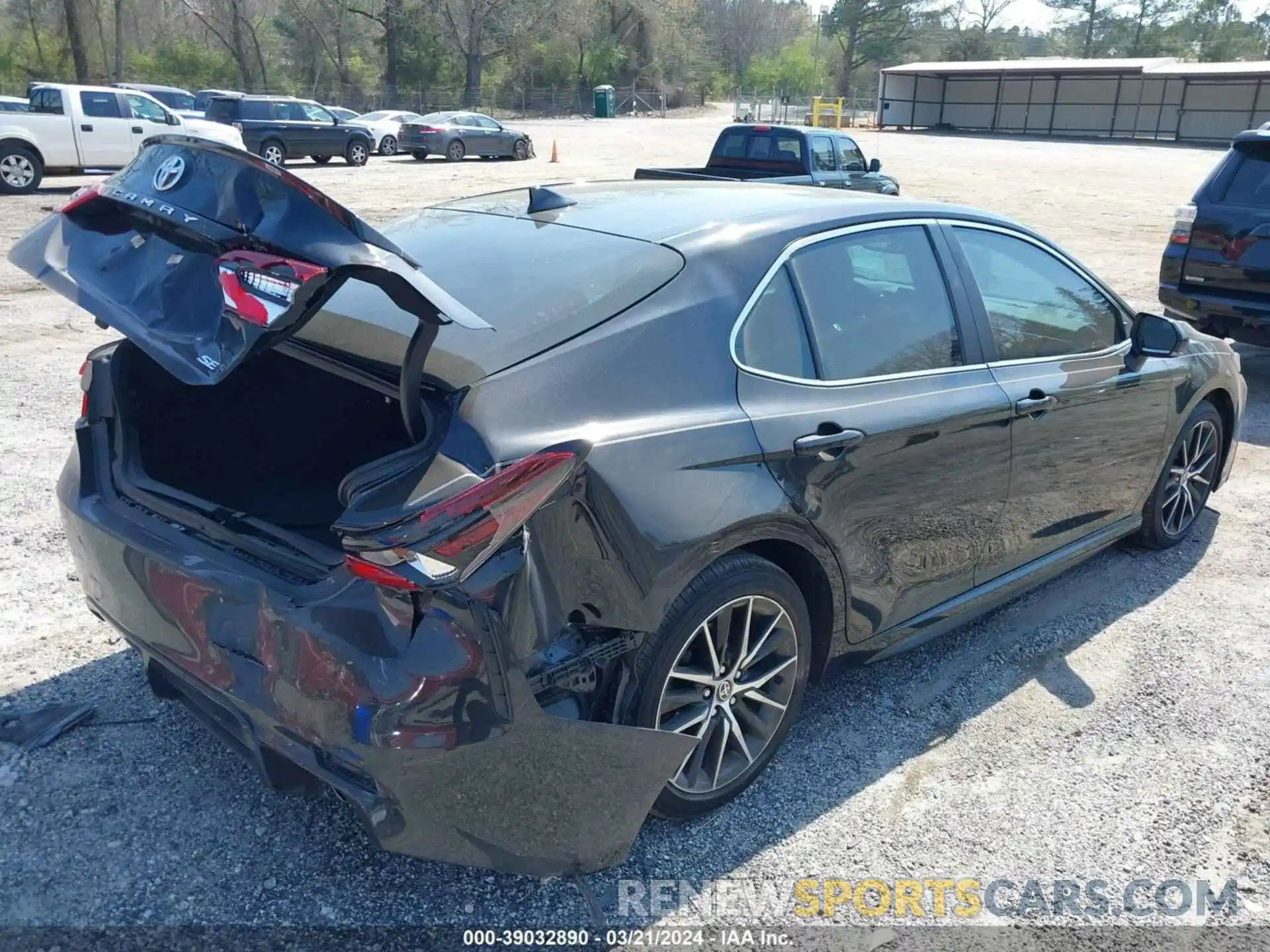 4 Photograph of a damaged car 4T1T11AK4MU565877 TOYOTA CAMRY 2021