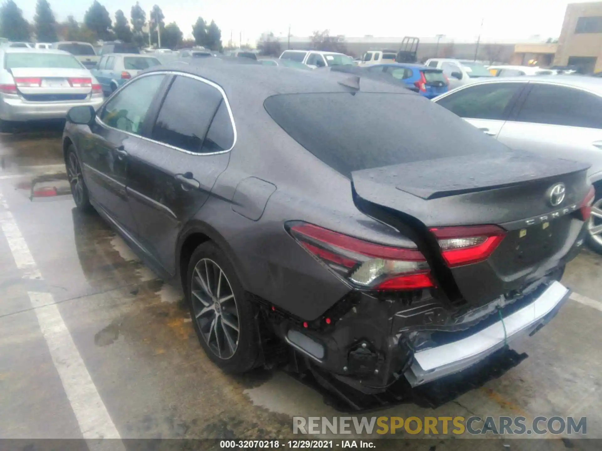 3 Photograph of a damaged car 4T1T11AK5MU529325 TOYOTA CAMRY 2021