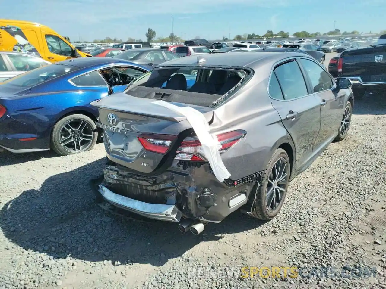 4 Photograph of a damaged car 4T1T11AK5MU531141 TOYOTA CAMRY 2021