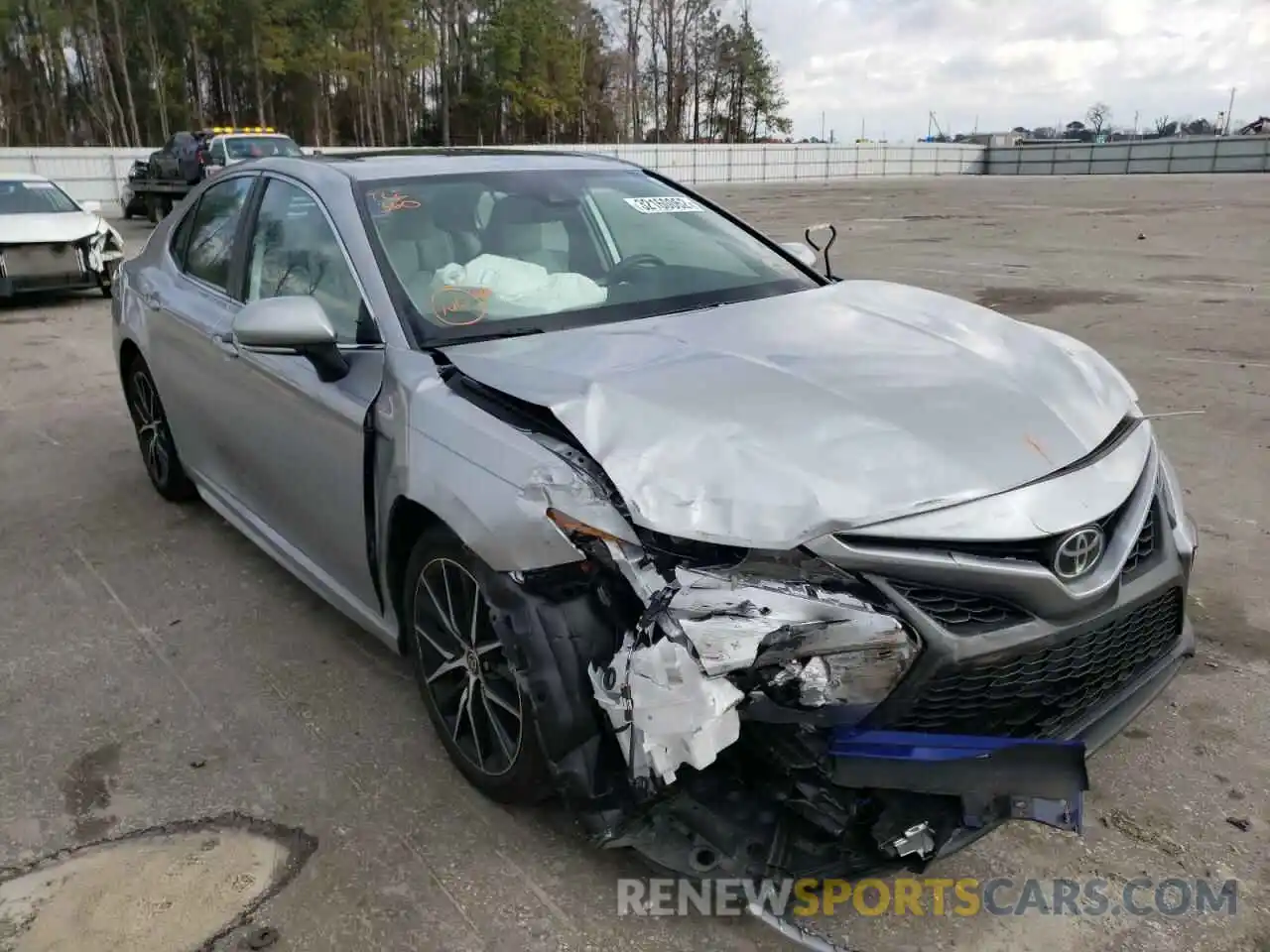 1 Photograph of a damaged car 4T1T11AK6MU405550 TOYOTA CAMRY 2021