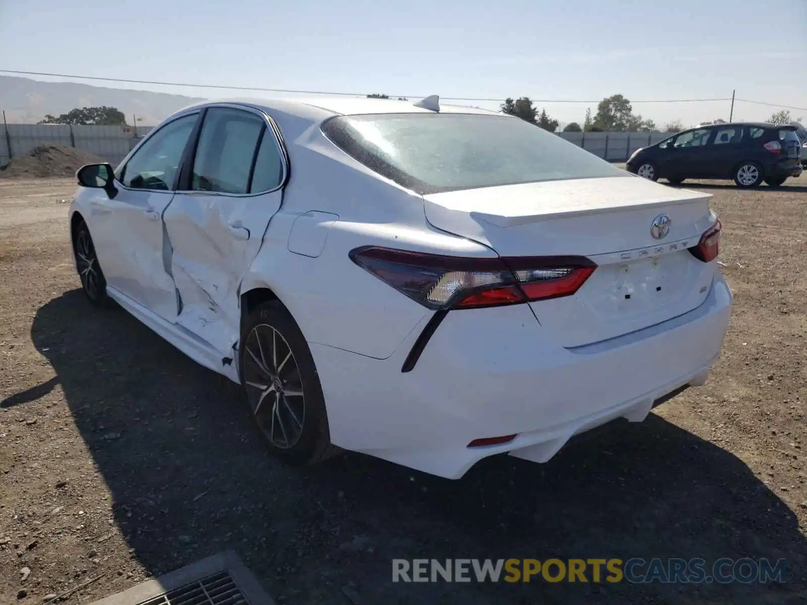 3 Photograph of a damaged car 4T1T11AK6MU426219 TOYOTA CAMRY 2021