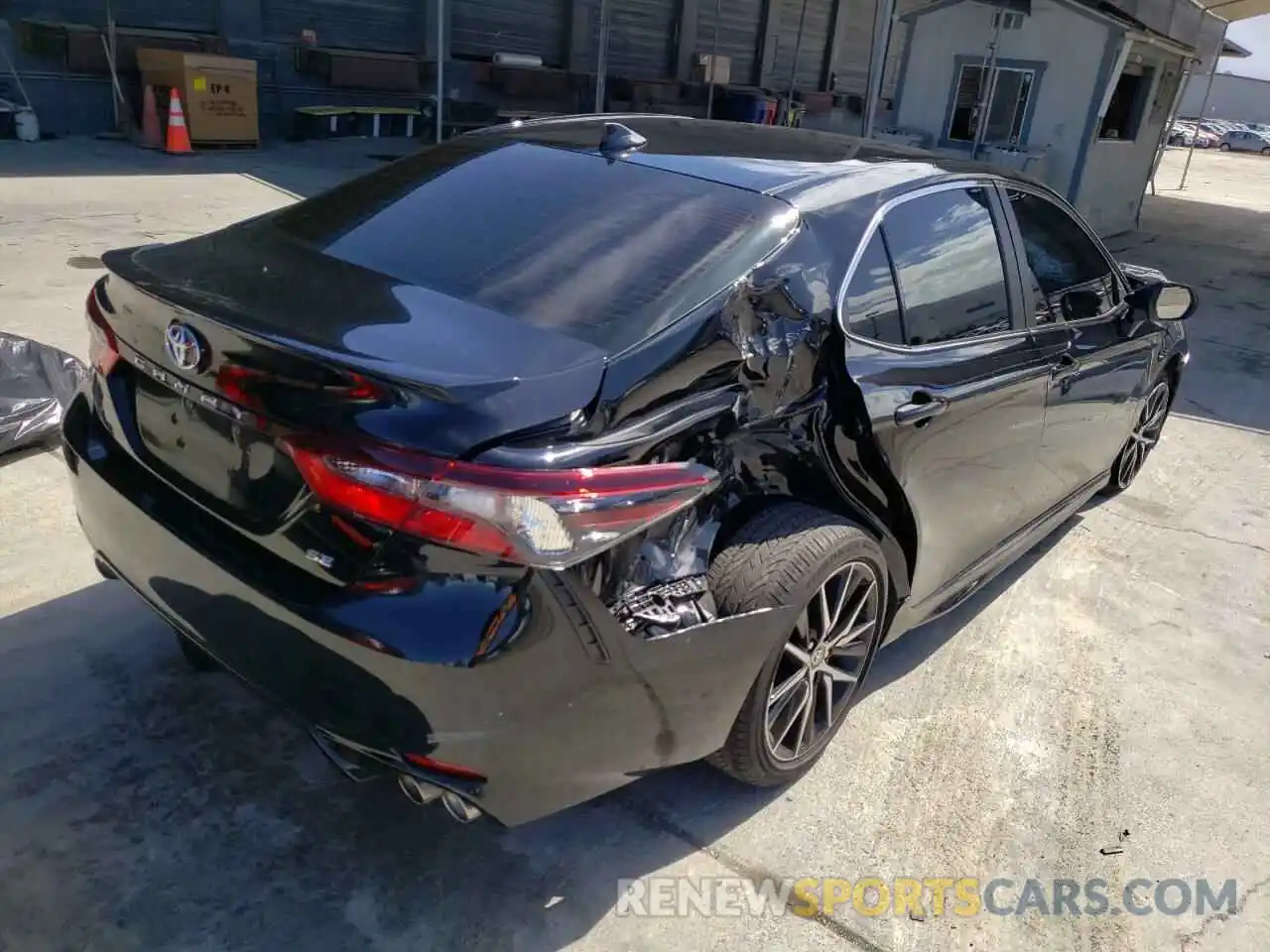 4 Photograph of a damaged car 4T1T11AK6MU488557 TOYOTA CAMRY 2021