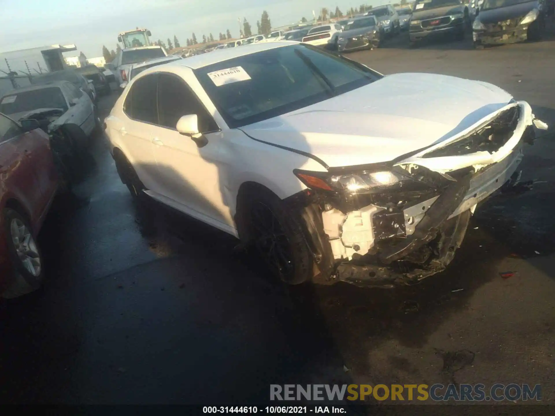 1 Photograph of a damaged car 4T1T11AK6MU558123 TOYOTA CAMRY 2021