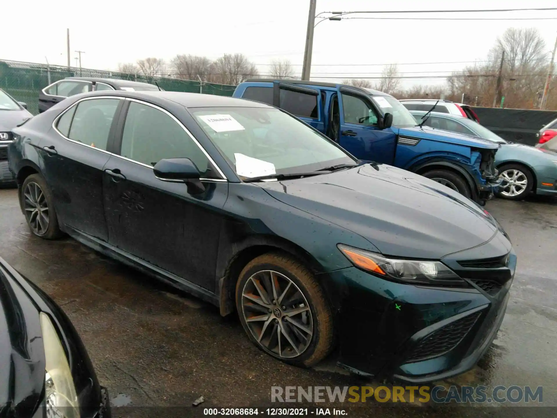 1 Photograph of a damaged car 4T1T11AK6MU559868 TOYOTA CAMRY 2021