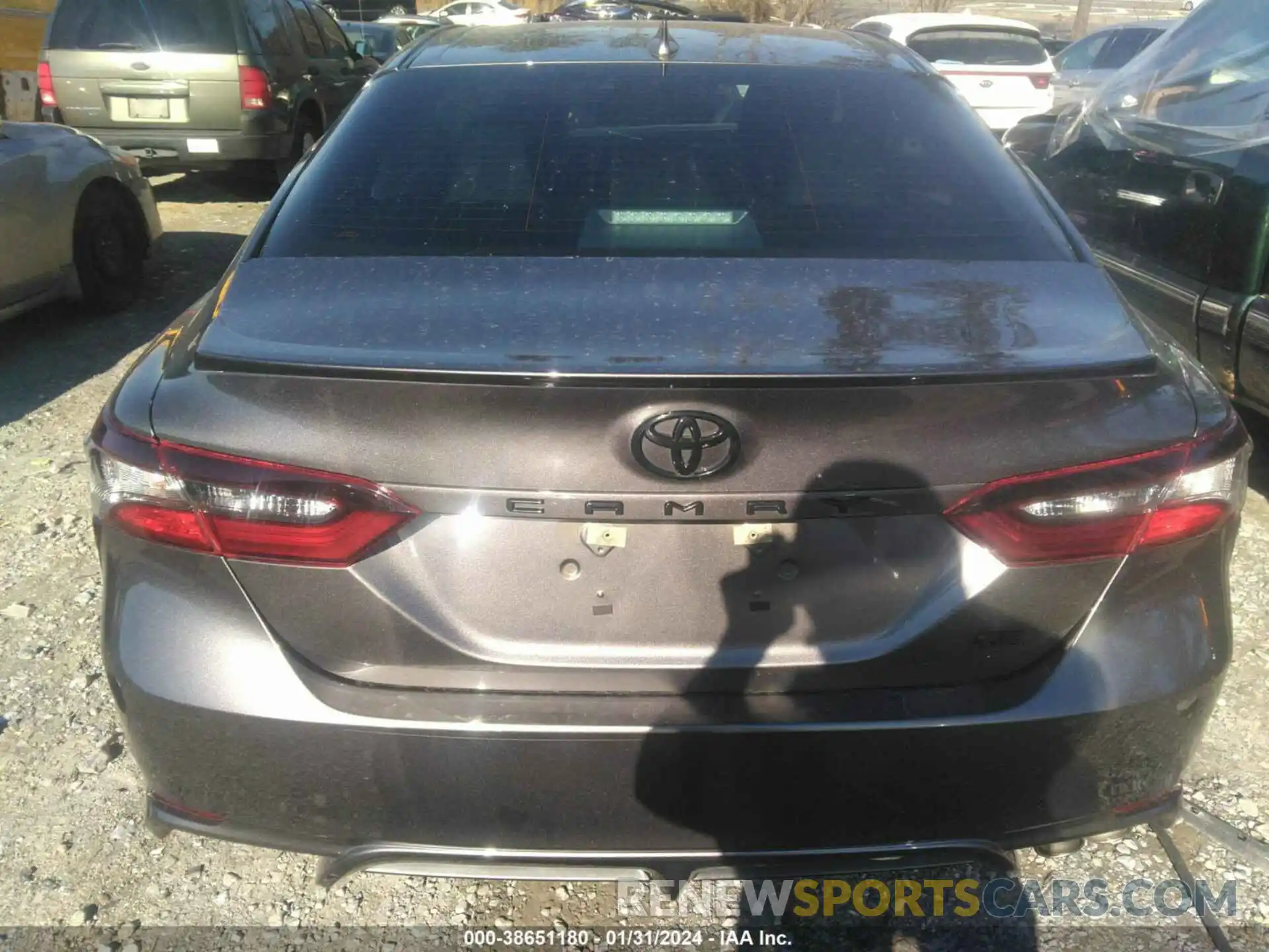 16 Photograph of a damaged car 4T1T11AK6MU566836 TOYOTA CAMRY 2021