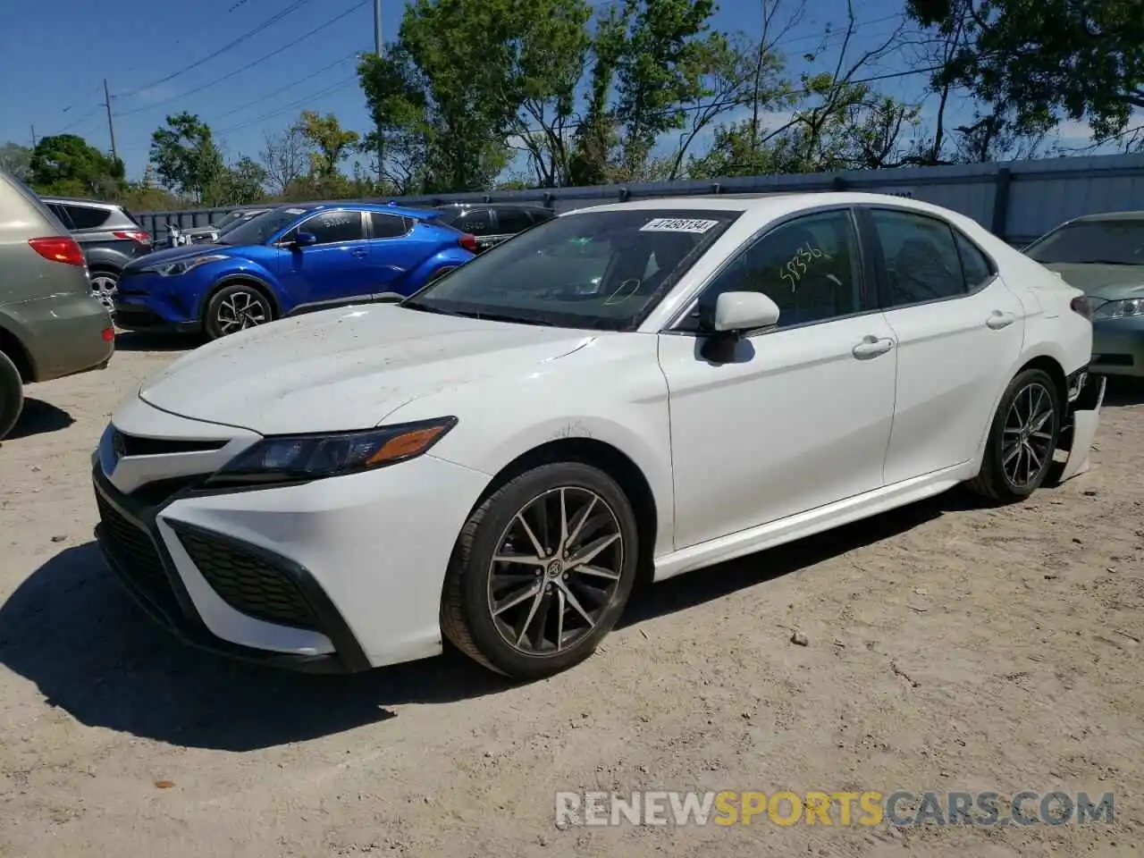 1 Photograph of a damaged car 4T1T11AK6MU600600 TOYOTA CAMRY 2021