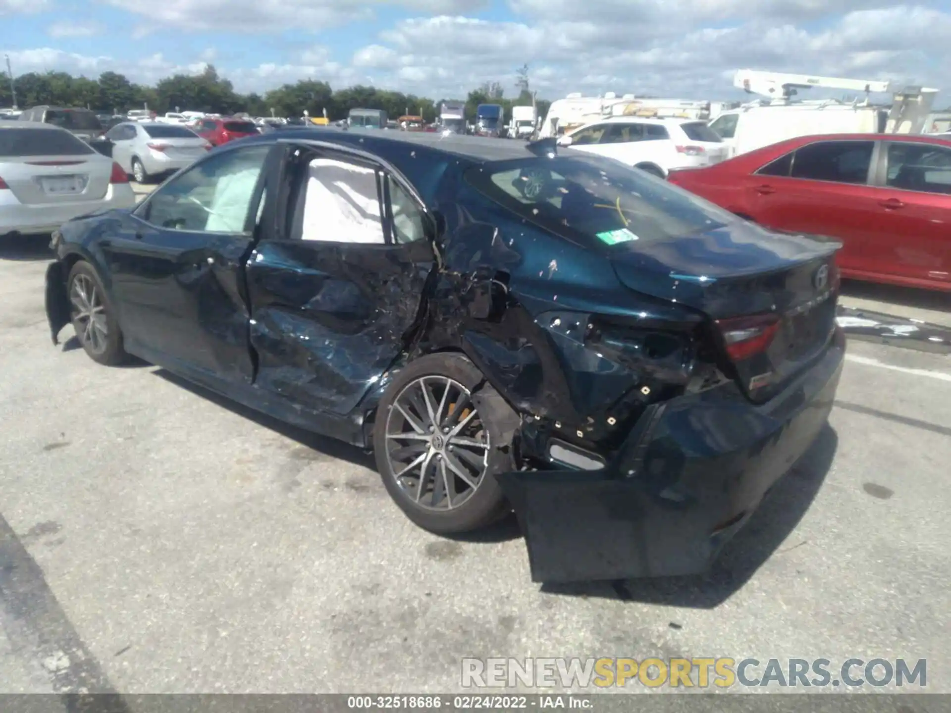 3 Photograph of a damaged car 4T1T11AK7MU516110 TOYOTA CAMRY 2021