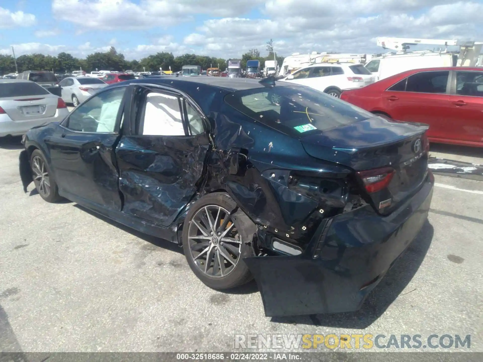 6 Photograph of a damaged car 4T1T11AK7MU516110 TOYOTA CAMRY 2021