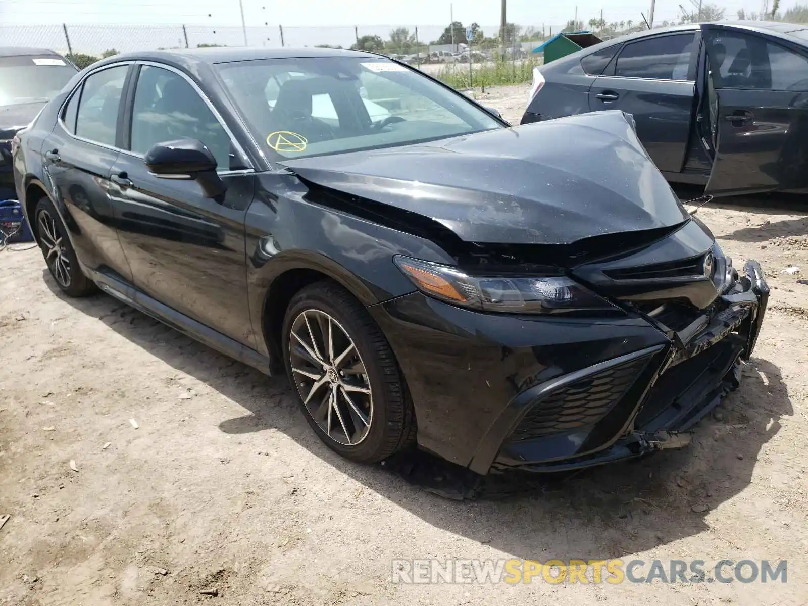 1 Photograph of a damaged car 4T1T11AK7MU565386 TOYOTA CAMRY 2021