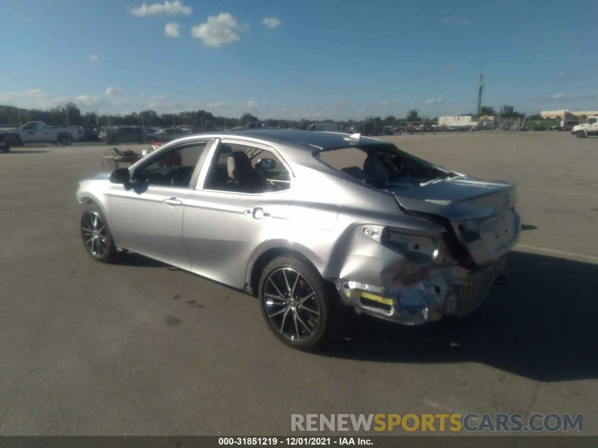 3 Photograph of a damaged car 4T1T11AK7MU572015 TOYOTA CAMRY 2021