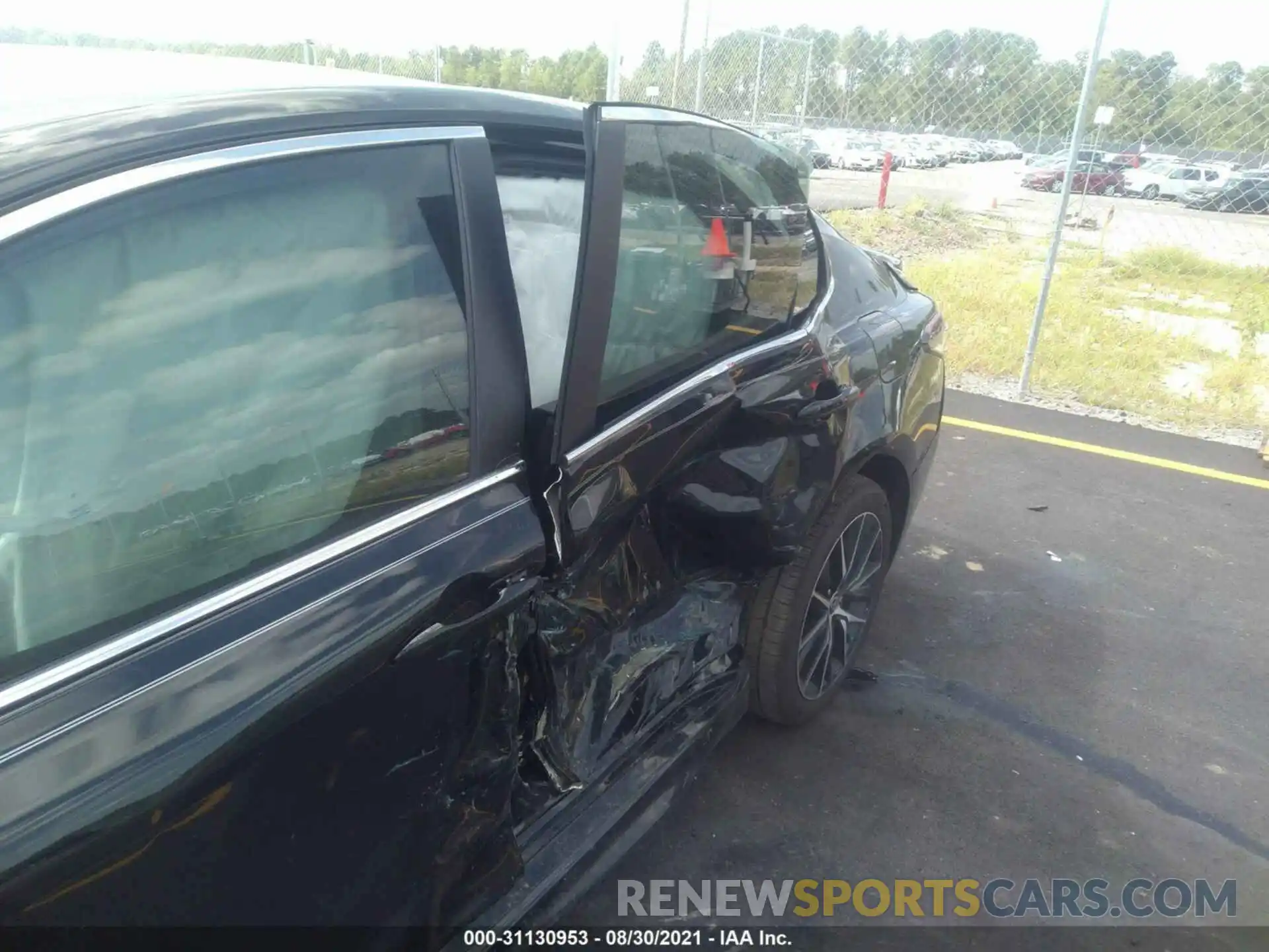 6 Photograph of a damaged car 4T1T11AK7MU577621 TOYOTA CAMRY 2021