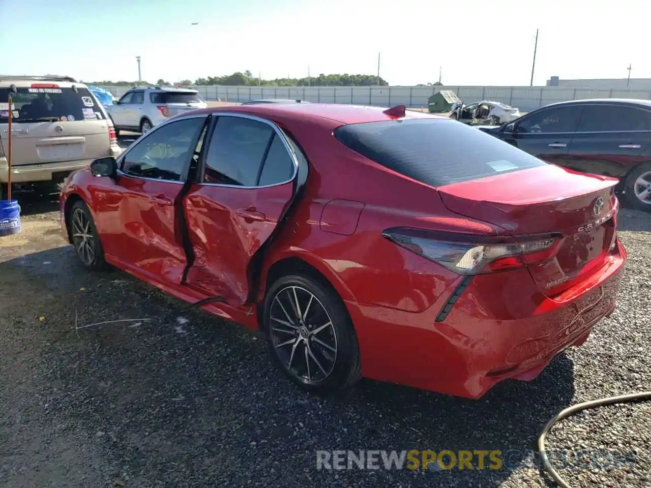 3 Photograph of a damaged car 4T1T11AK8MU402486 TOYOTA CAMRY 2021