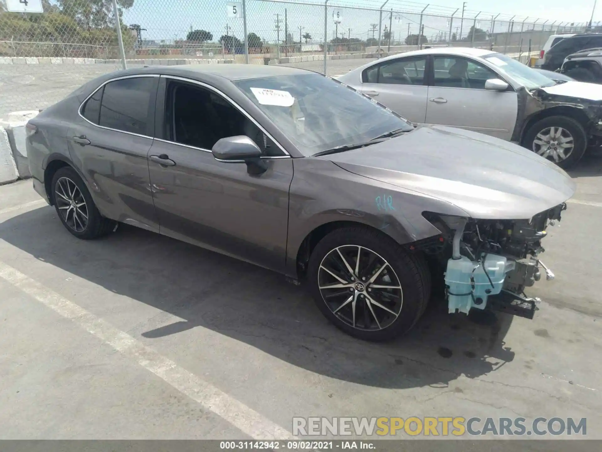 1 Photograph of a damaged car 4T1T11AK8MU420969 TOYOTA CAMRY 2021