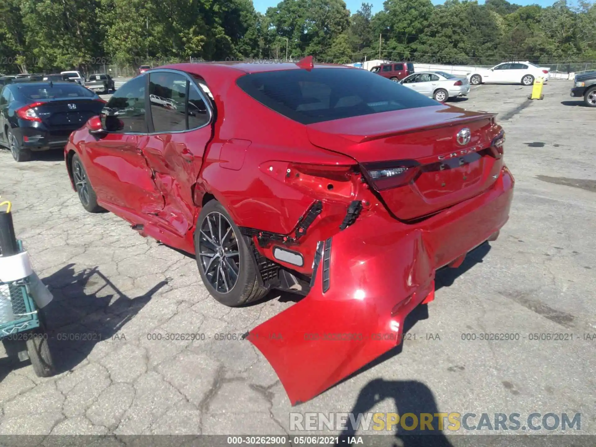 3 Photograph of a damaged car 4T1T11AK8MU422818 TOYOTA CAMRY 2021