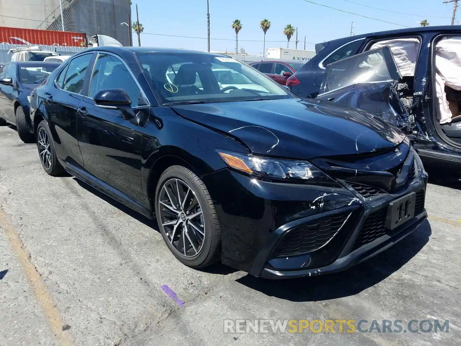 1 Photograph of a damaged car 4T1T11AK8MU527598 TOYOTA CAMRY 2021