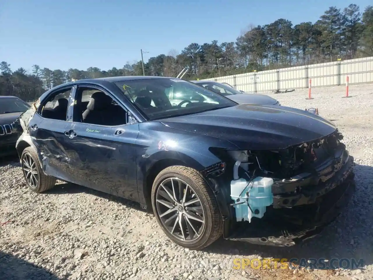 1 Photograph of a damaged car 4T1T11AK8MU532333 TOYOTA CAMRY 2021