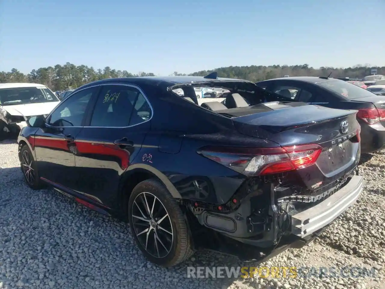 3 Photograph of a damaged car 4T1T11AK8MU532333 TOYOTA CAMRY 2021