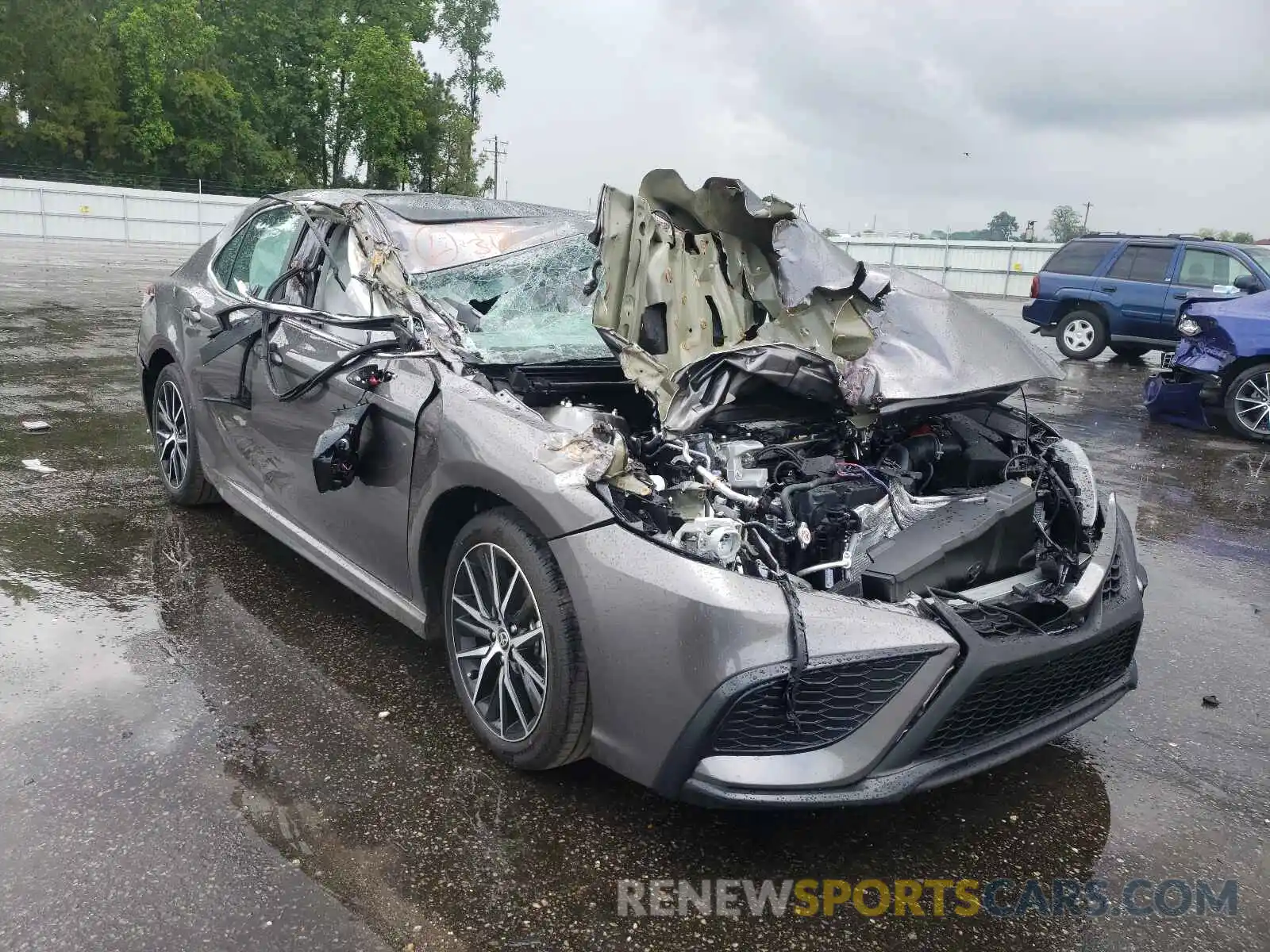 1 Photograph of a damaged car 4T1T11AK8MU575229 TOYOTA CAMRY 2021