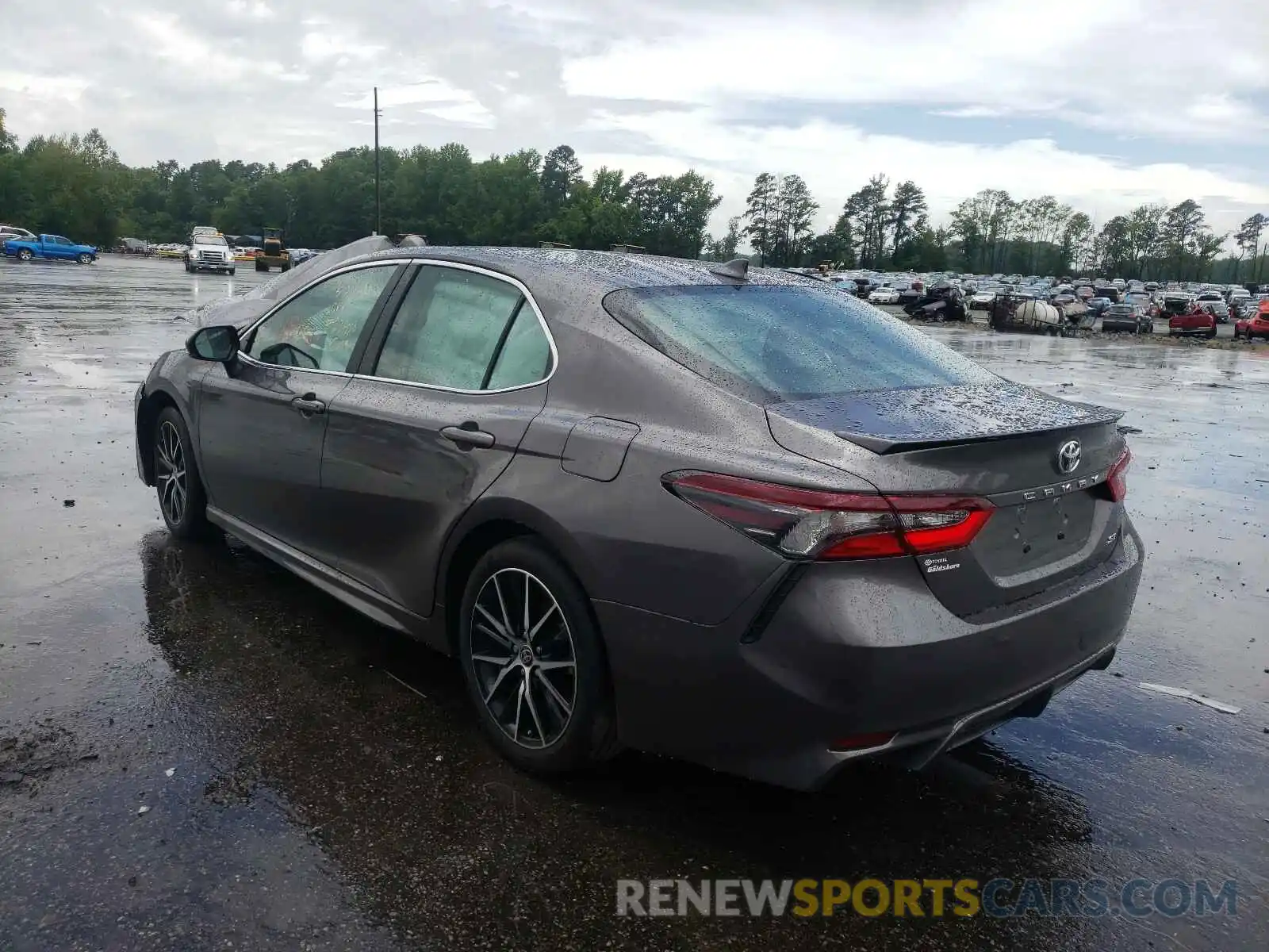 3 Photograph of a damaged car 4T1T11AK8MU575229 TOYOTA CAMRY 2021