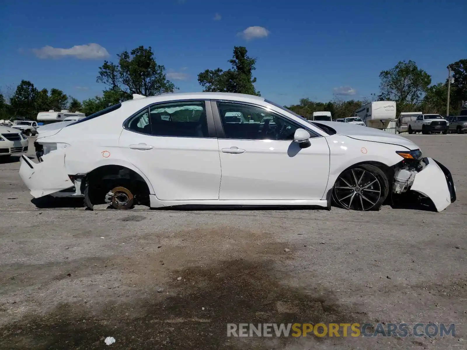 9 Photograph of a damaged car 4T1T11AK8MU610772 TOYOTA CAMRY 2021