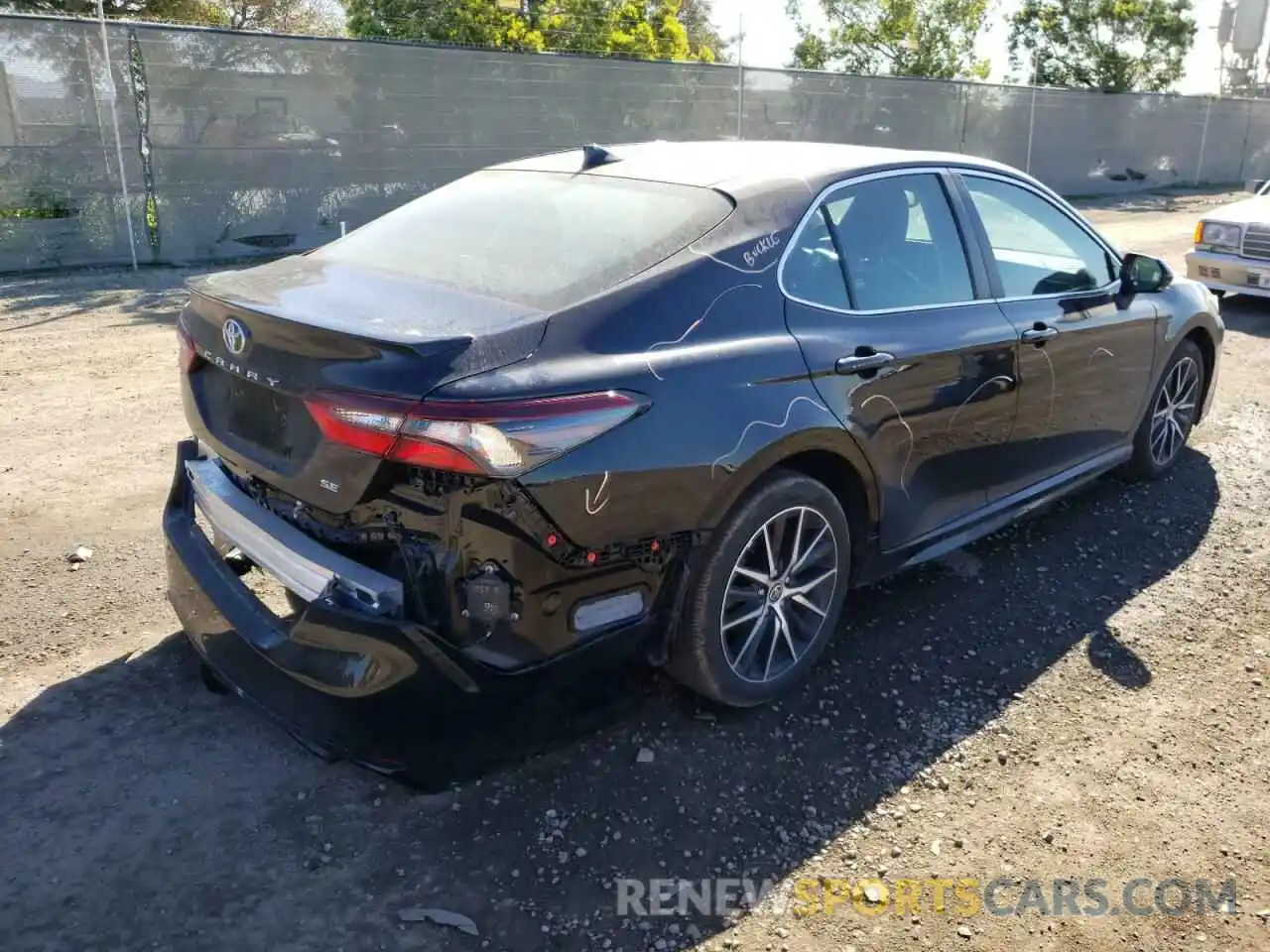 4 Photograph of a damaged car 4T1T11AK8MU613574 TOYOTA CAMRY 2021