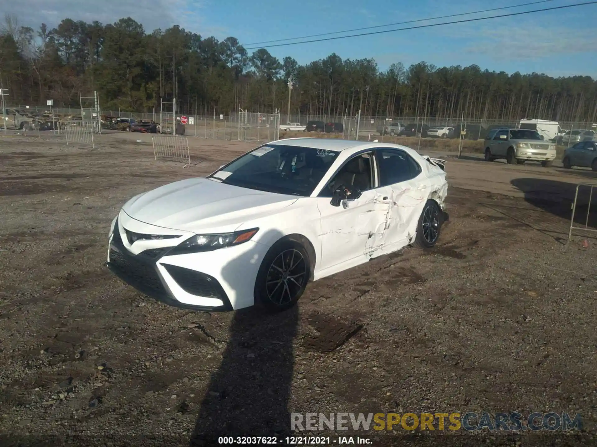 2 Photograph of a damaged car 4T1T11AK9MU522359 TOYOTA CAMRY 2021