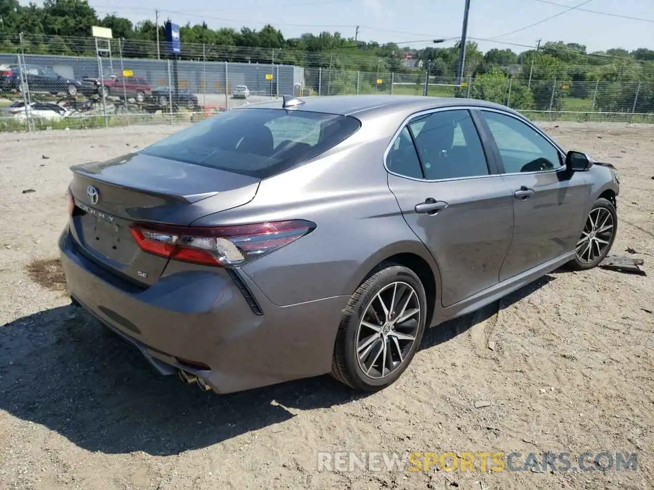 4 Photograph of a damaged car 4T1T11AK9MU524001 TOYOTA CAMRY 2021