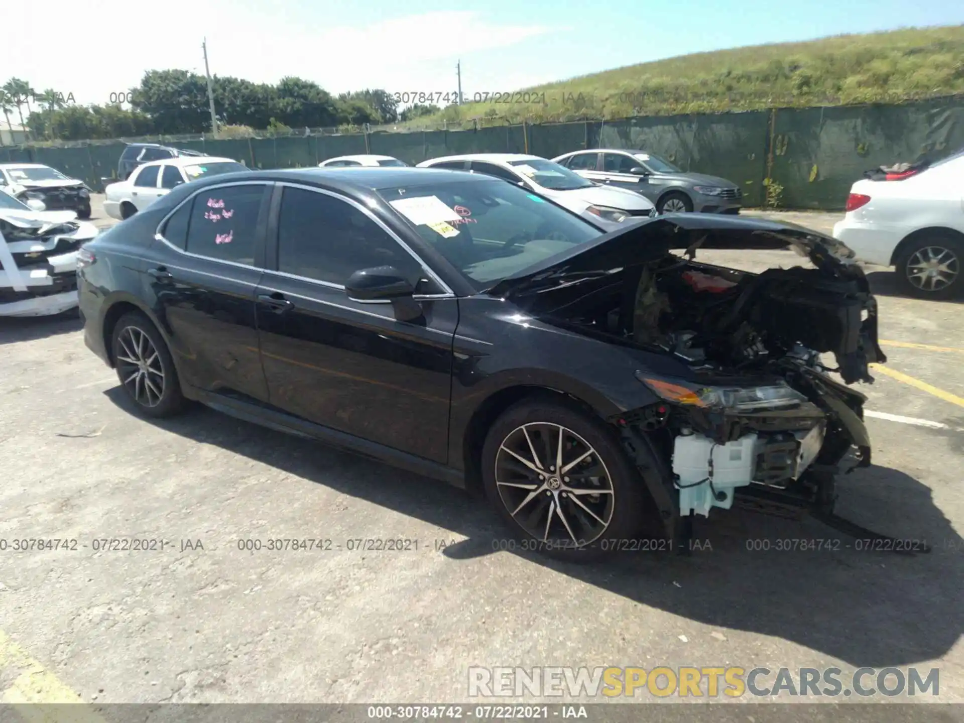 1 Photograph of a damaged car 4T1T11AKXMU402957 TOYOTA CAMRY 2021