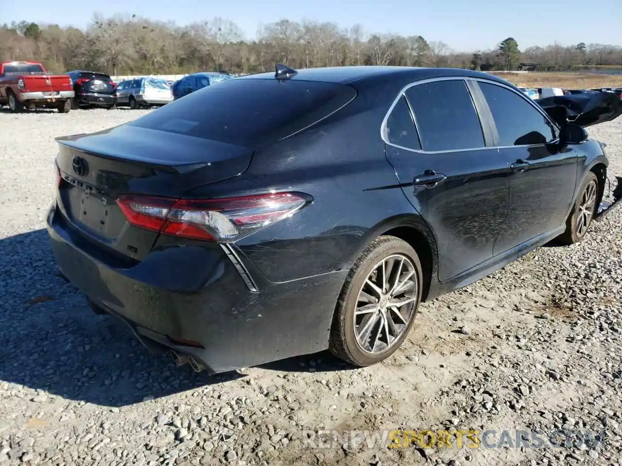 4 Photograph of a damaged car 4T1T11AKXMU525190 TOYOTA CAMRY 2021