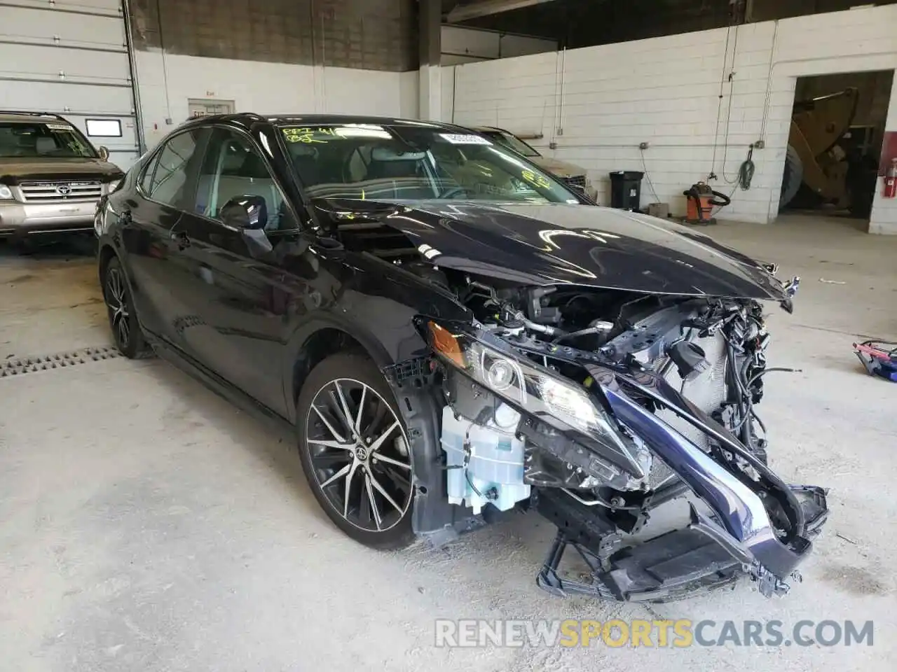 1 Photograph of a damaged car 4T1T11AKXMU526436 TOYOTA CAMRY 2021