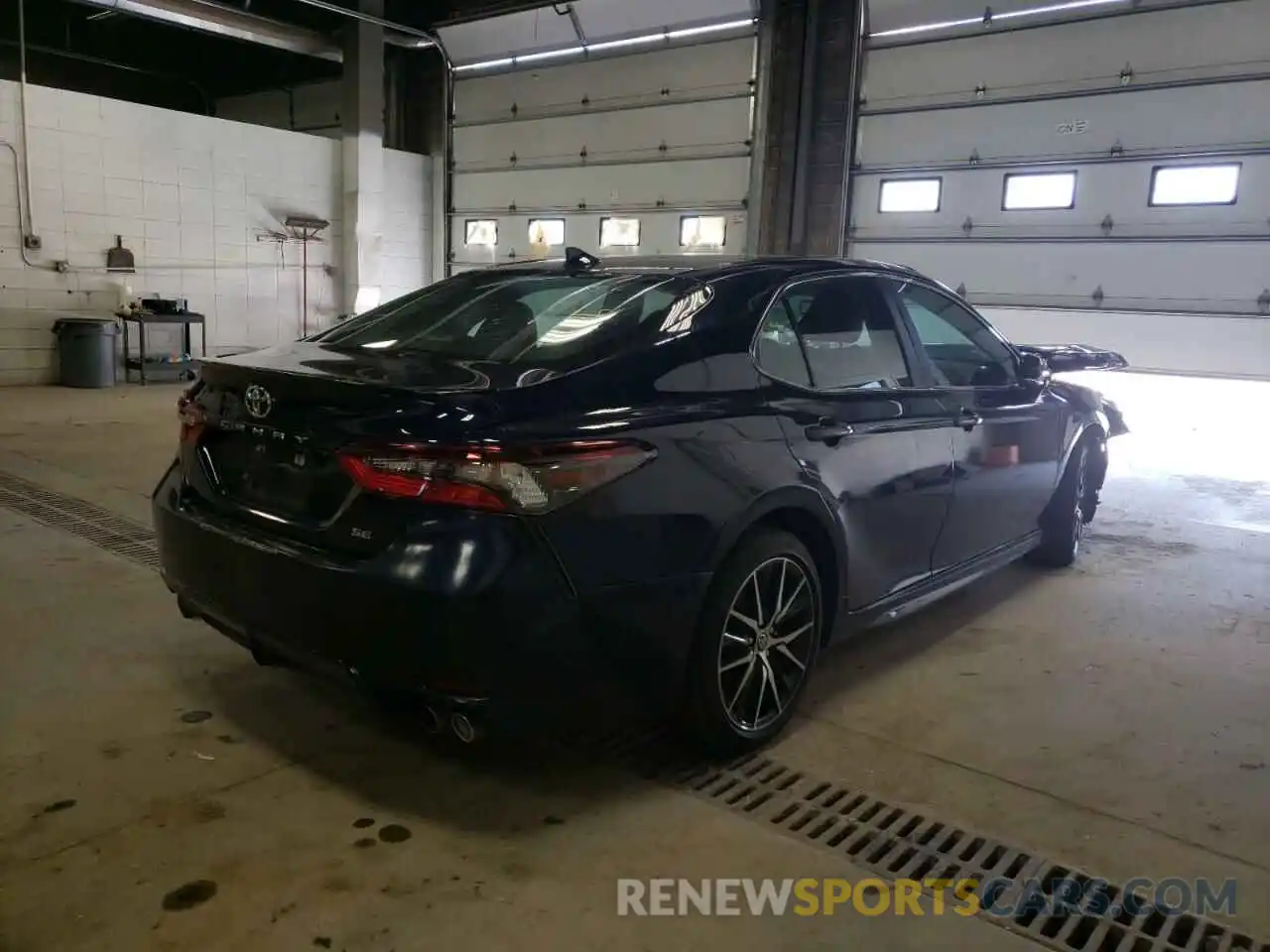 4 Photograph of a damaged car 4T1T11AKXMU526436 TOYOTA CAMRY 2021