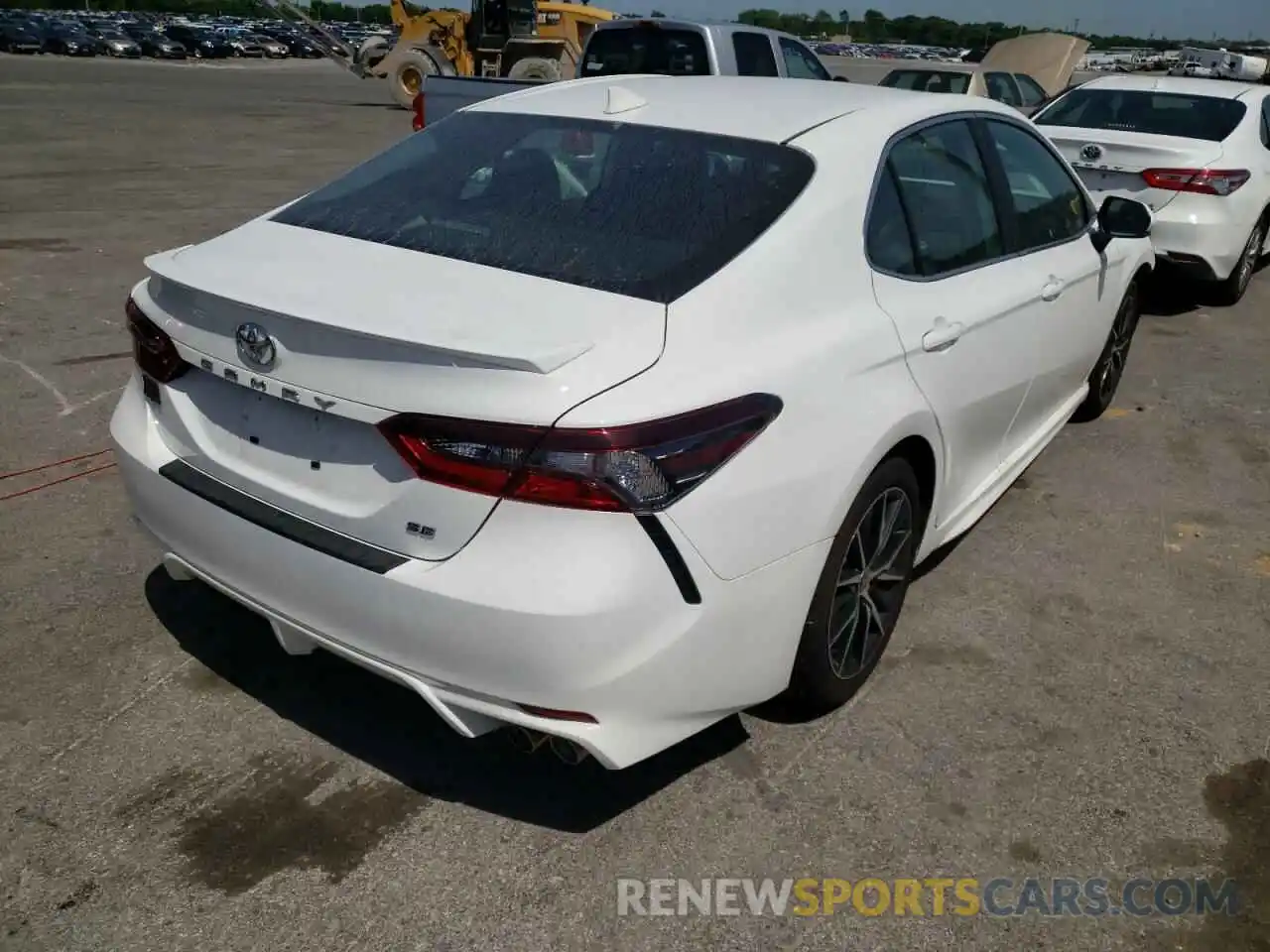 4 Photograph of a damaged car 4T1T11AKXMU534908 TOYOTA CAMRY 2021