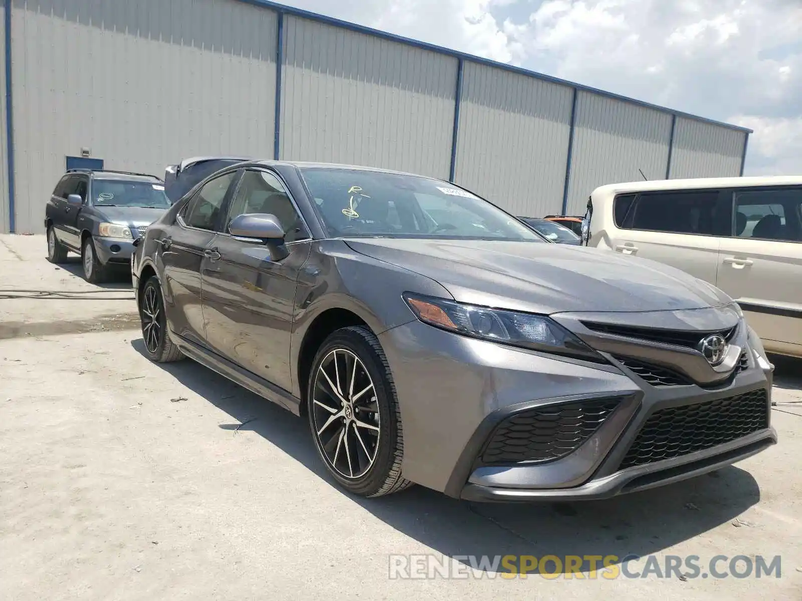 1 Photograph of a damaged car 4T1T11AKXMU573675 TOYOTA CAMRY 2021