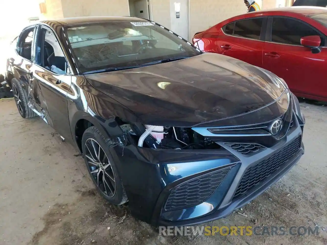 1 Photograph of a damaged car 4T1T11AKXMU608991 TOYOTA CAMRY 2021