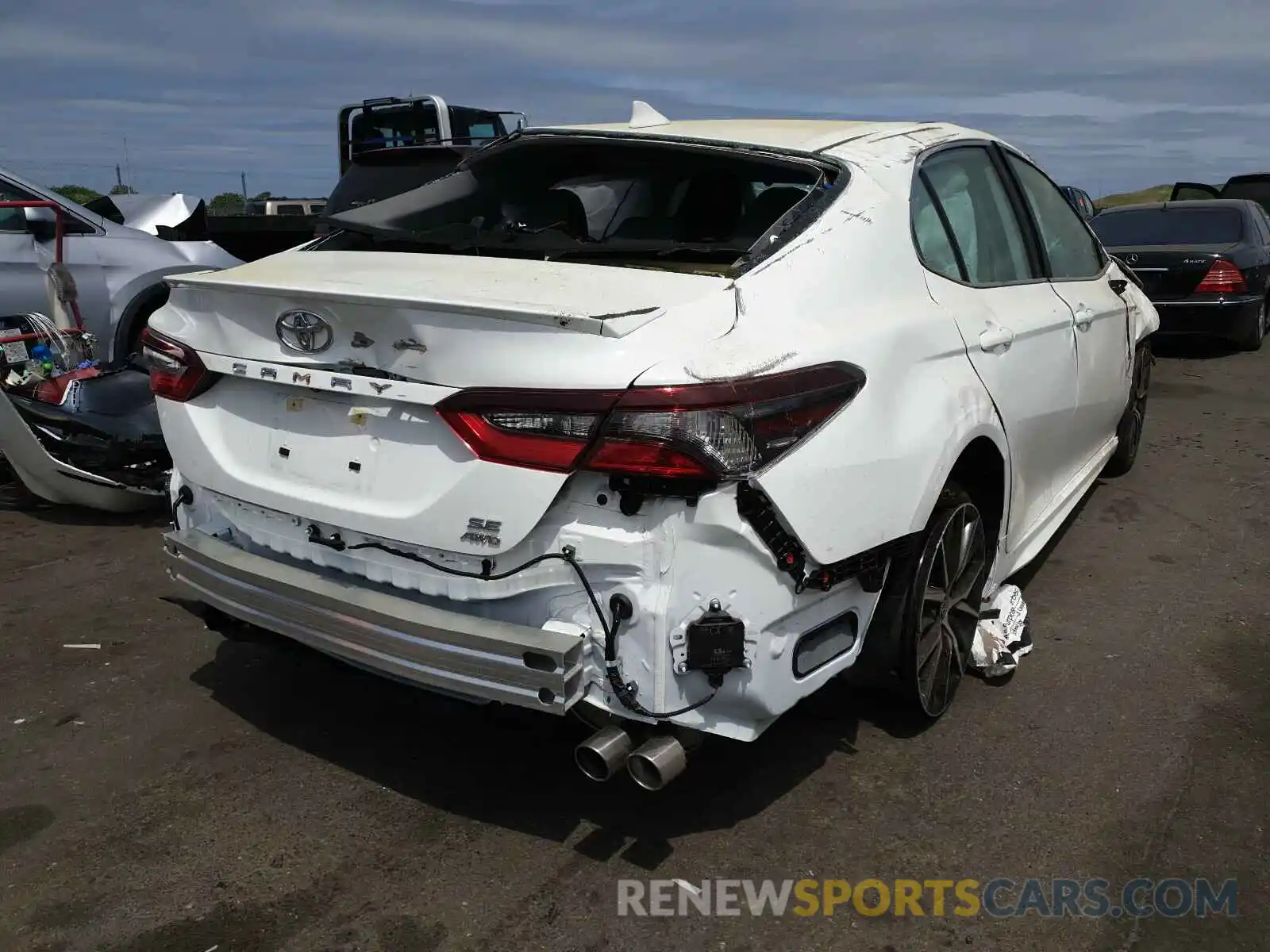 4 Photograph of a damaged car 4T1T11BK0MU026977 TOYOTA CAMRY 2021