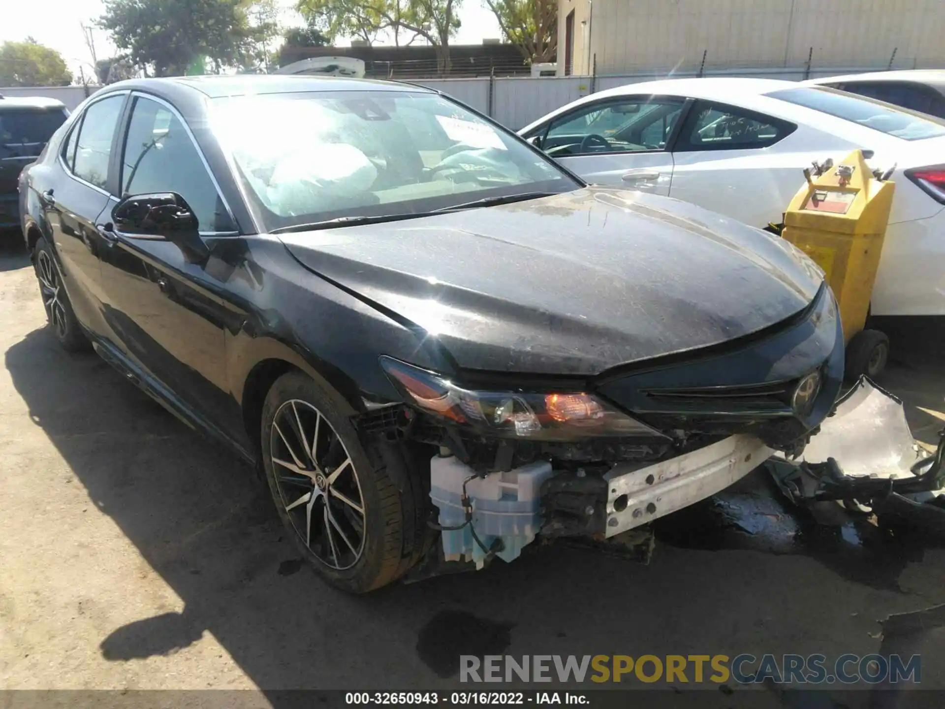 1 Photograph of a damaged car 4T1T11BK3MU042767 TOYOTA CAMRY 2021