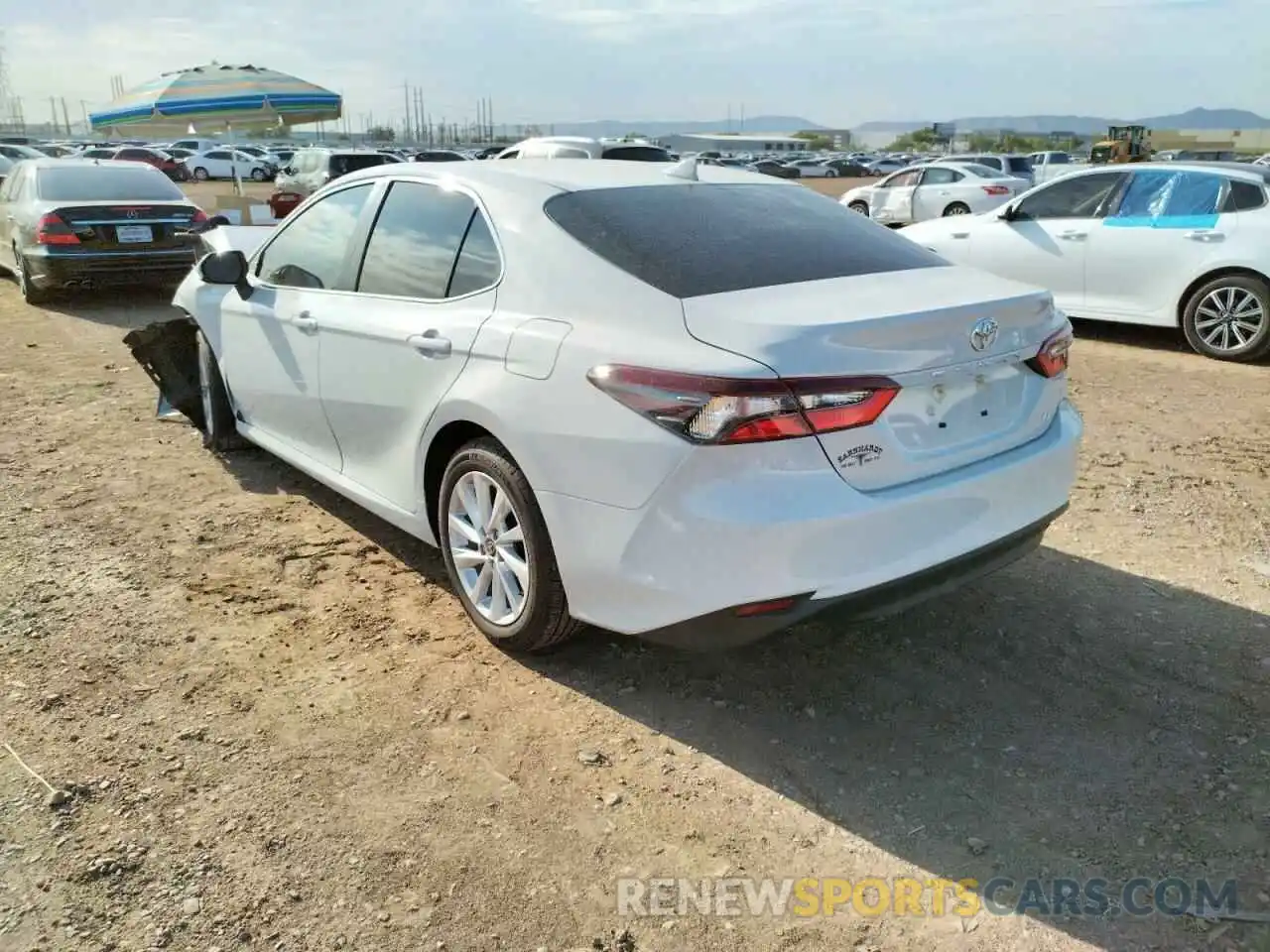 3 Photograph of a damaged car 4T1C11AK0NU016016 TOYOTA CAMRY 2022