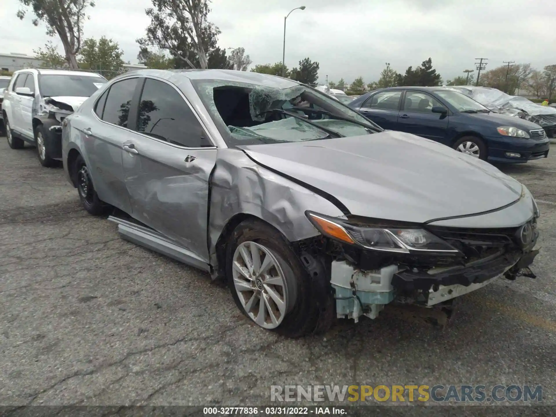 1 Photograph of a damaged car 4T1C11AK0NU020678 TOYOTA CAMRY 2022