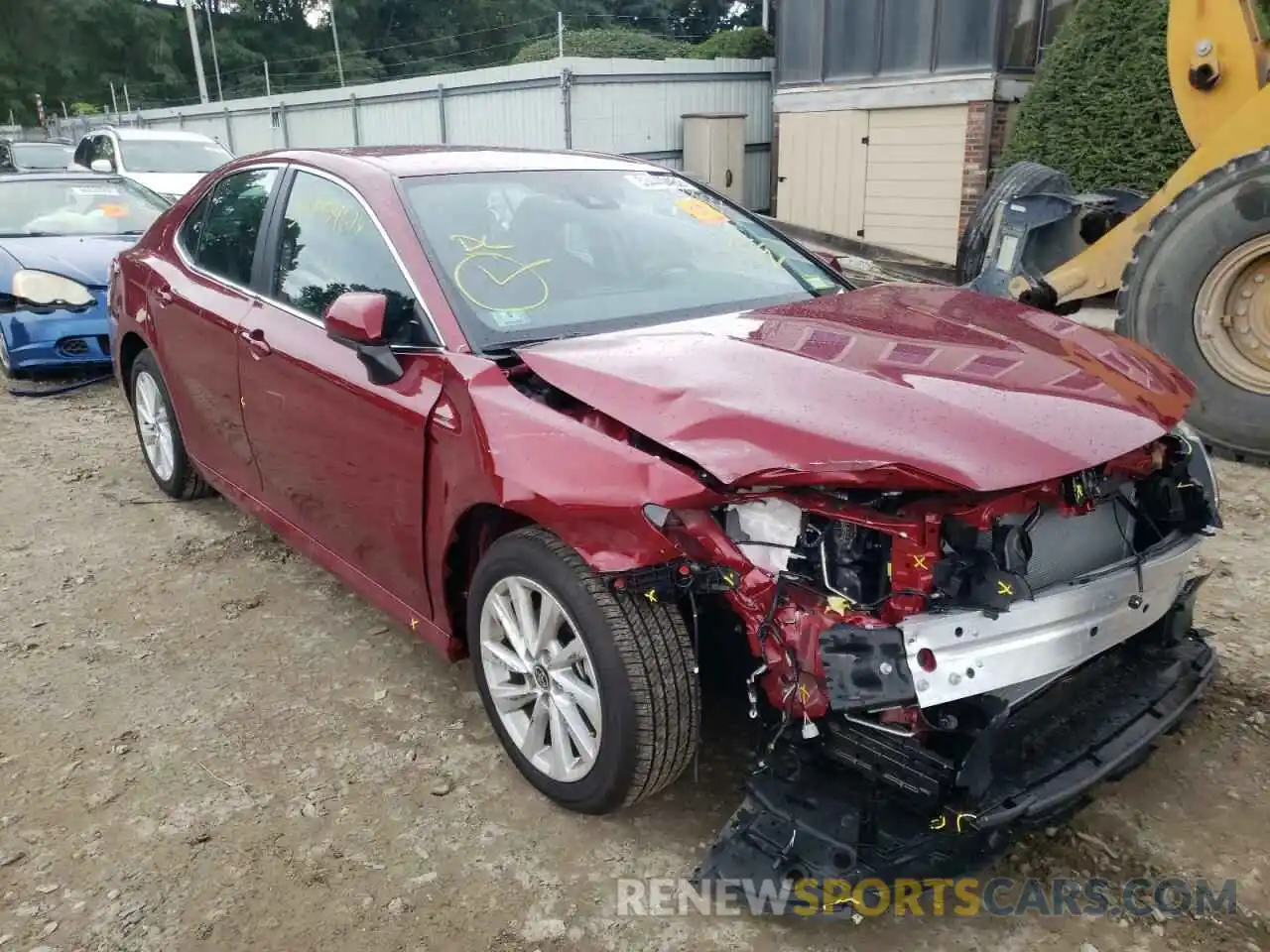 1 Photograph of a damaged car 4T1C11AK0NU053812 TOYOTA CAMRY 2022