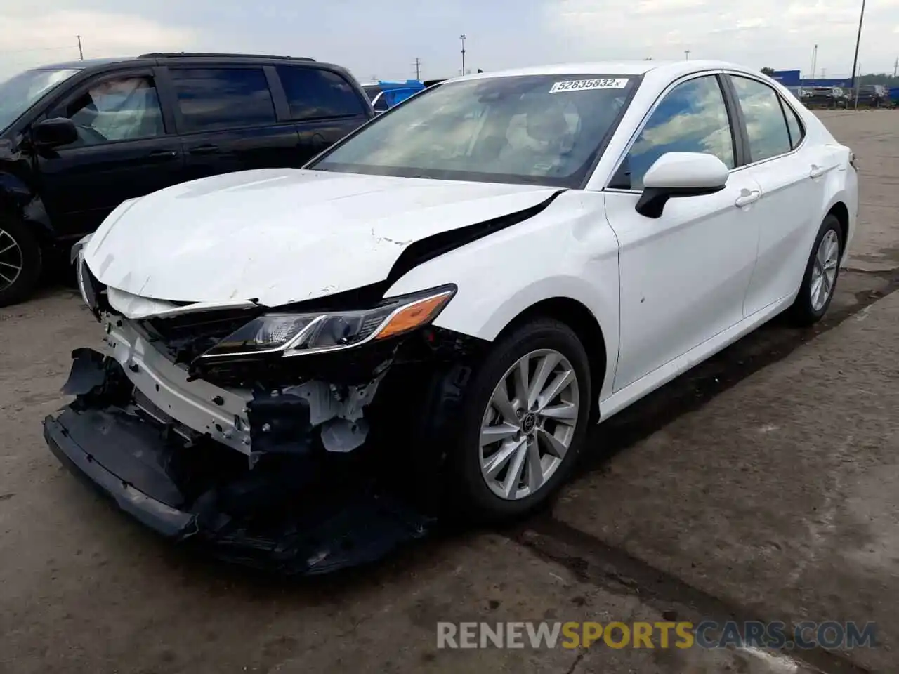 2 Photograph of a damaged car 4T1C11AK0NU498597 TOYOTA CAMRY 2022