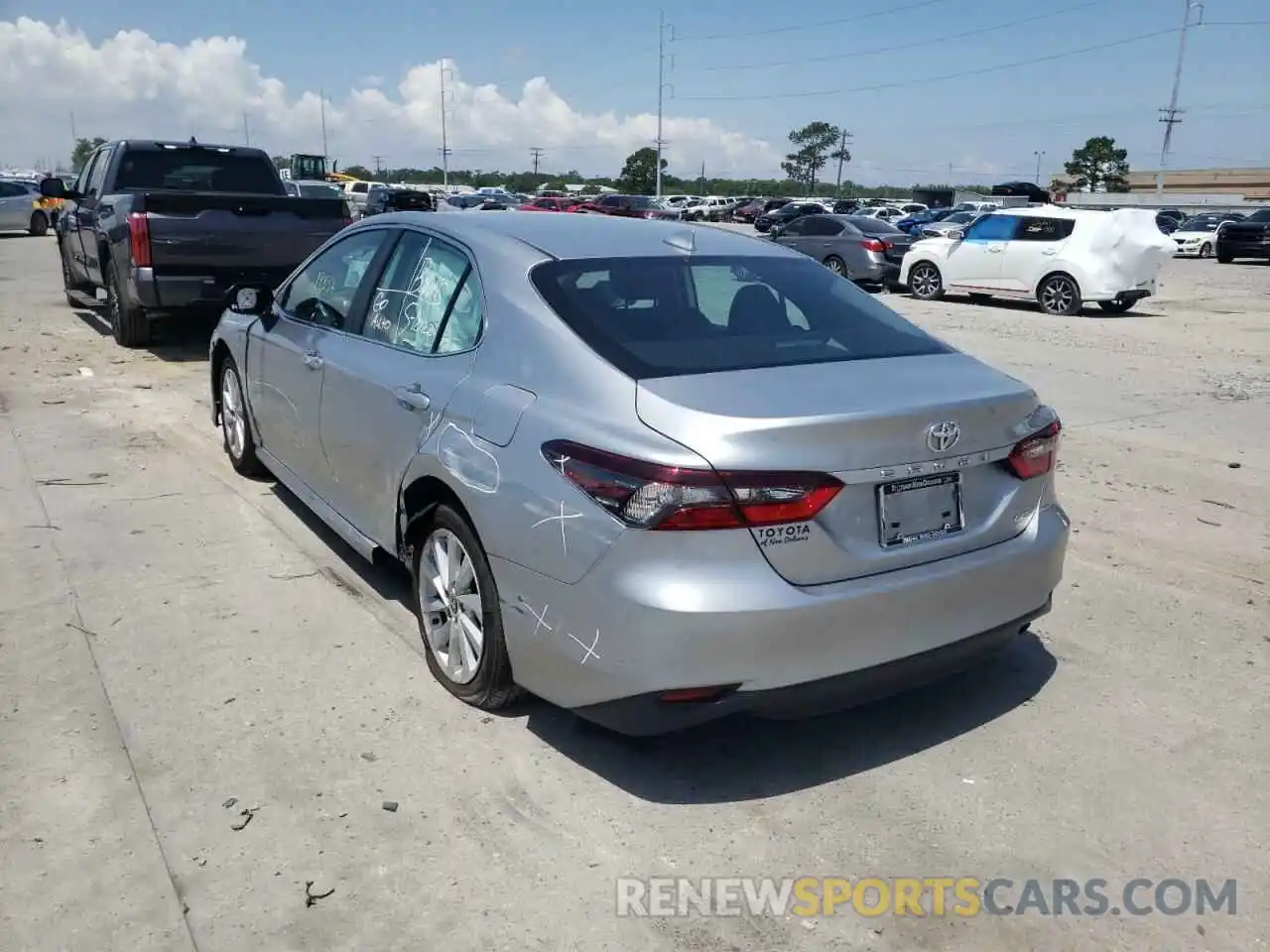 3 Photograph of a damaged car 4T1C11AK0NU630080 TOYOTA CAMRY 2022