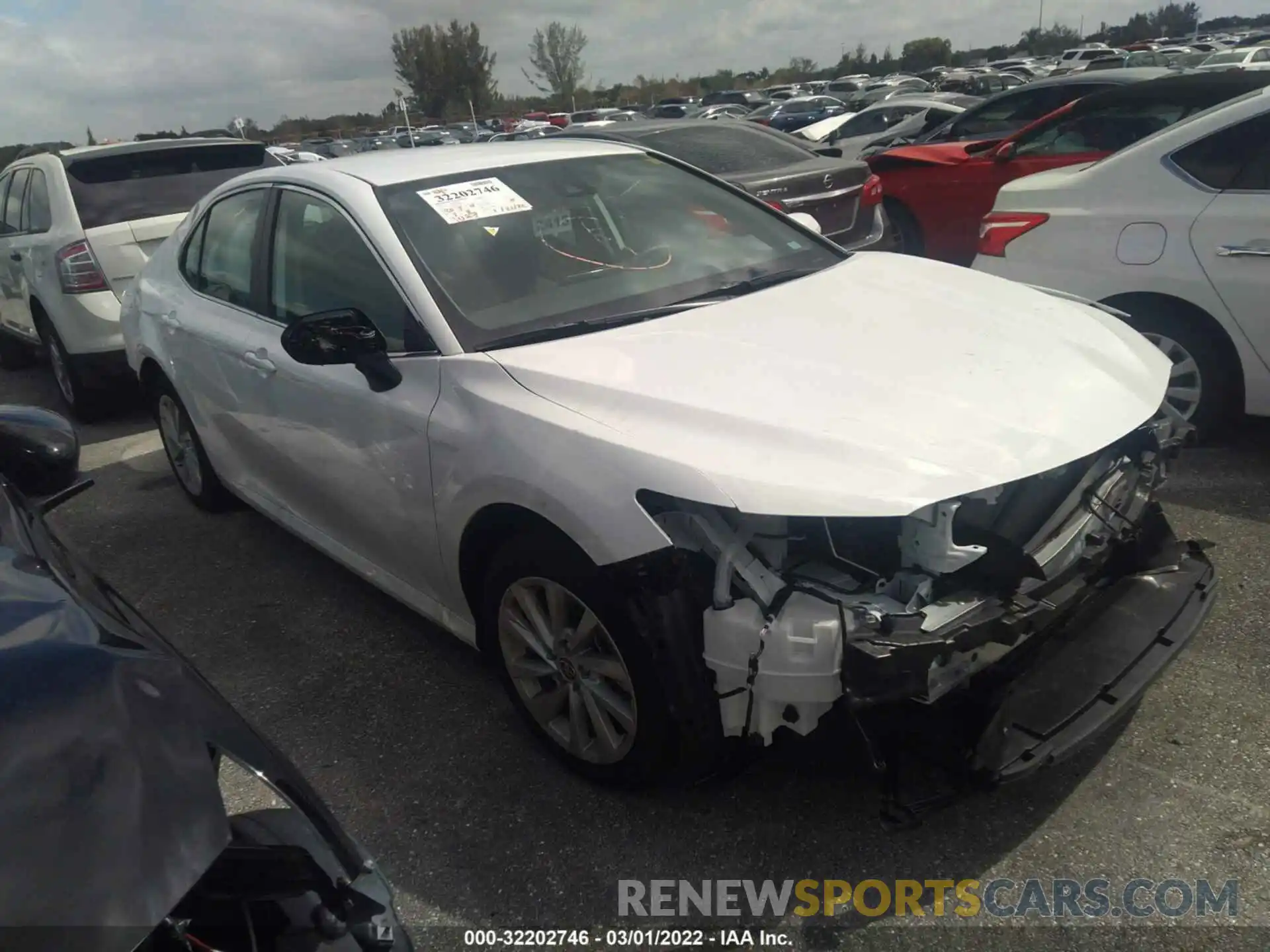 1 Photograph of a damaged car 4T1C11AK0NU635800 TOYOTA CAMRY 2022