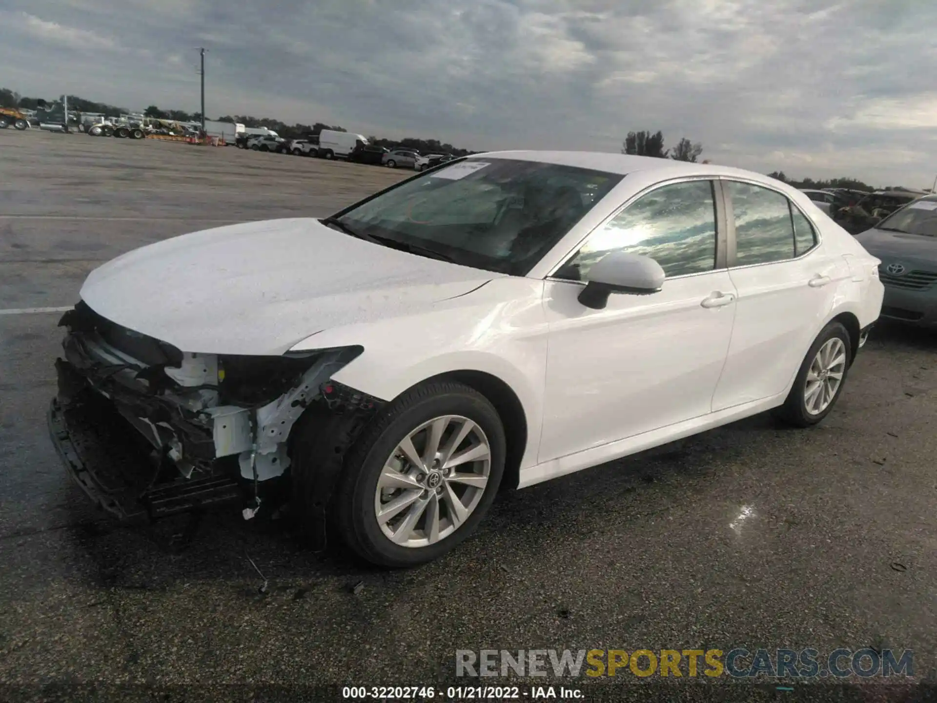 2 Photograph of a damaged car 4T1C11AK0NU635800 TOYOTA CAMRY 2022