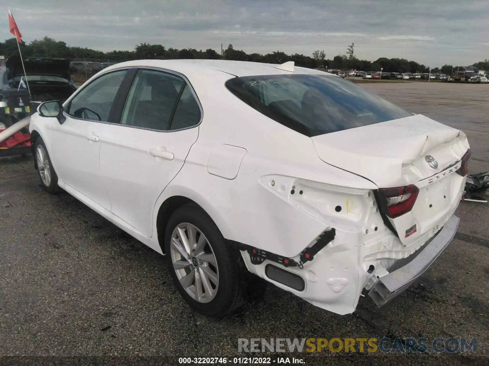 3 Photograph of a damaged car 4T1C11AK0NU635800 TOYOTA CAMRY 2022