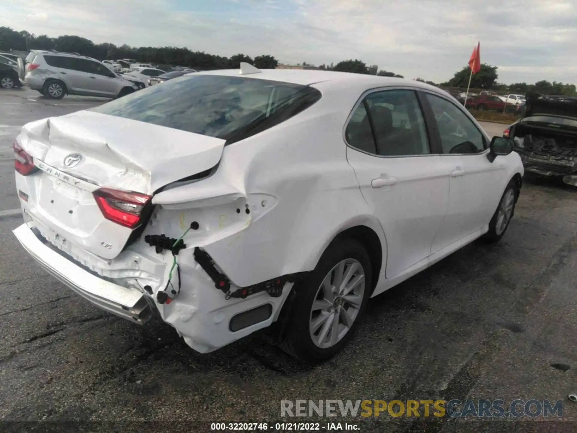 4 Photograph of a damaged car 4T1C11AK0NU635800 TOYOTA CAMRY 2022