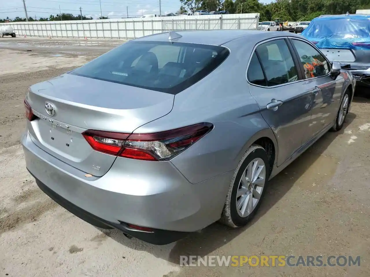 3 Photograph of a damaged car 4T1C11AK0NU666111 TOYOTA CAMRY 2022